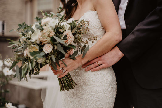 Minimalist Wedding Dress Guide: Simple Elegance For Modern Brides