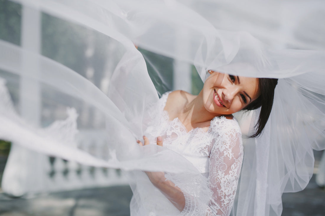 How to Clean a Wedding Dress' Lace