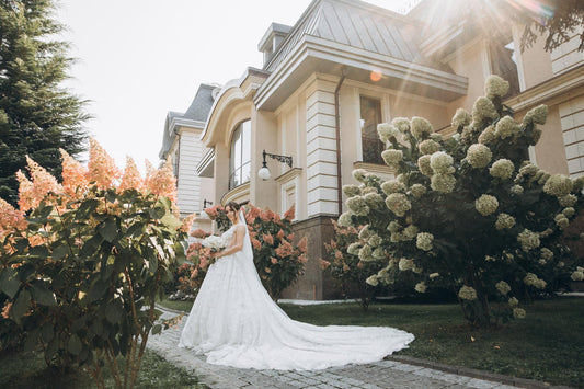 Is Renting a Wedding Gown Worth It? Pros and Cons of Wedding Dress Rental